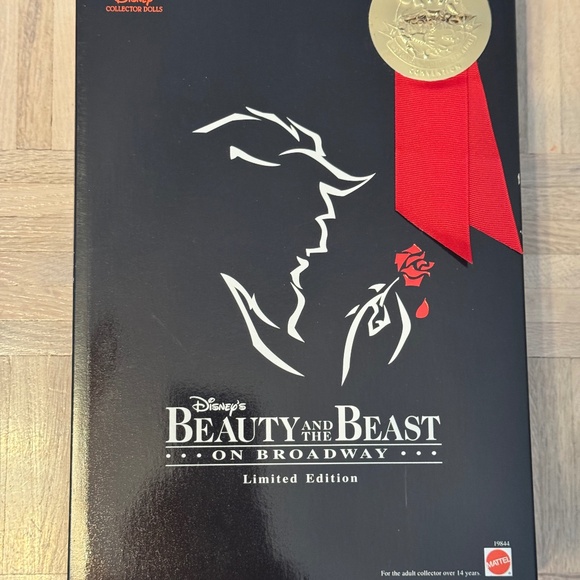 Mattel - Disney's Belle on Broadway Collectible Doll, Mint in Box - Picture 2 of 3